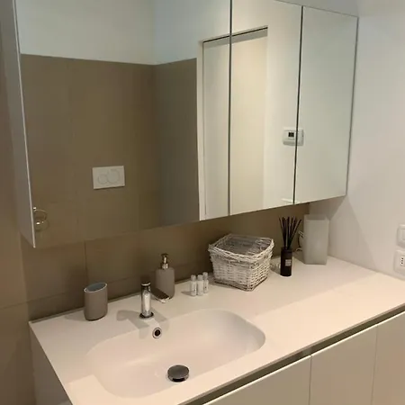 Intera Casa - Loft Porta Portello Apartment